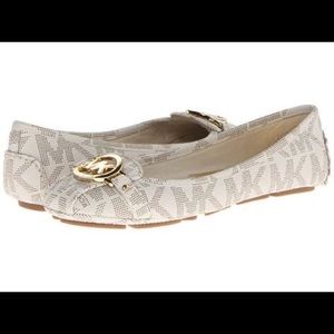 Michael Kors Women Vanilla Fulton Moccasin Flat